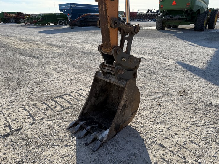 2019-case-cx80c-image-3