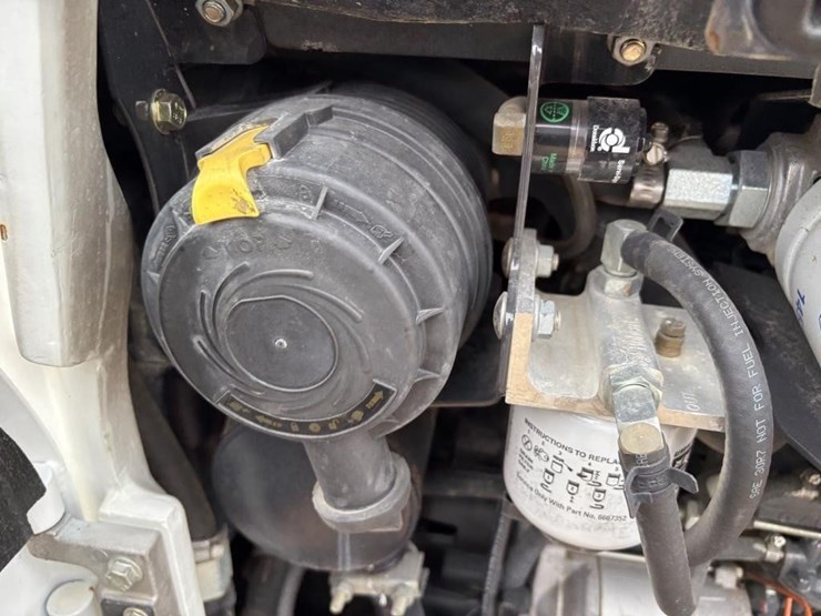 2021-bobcat-e20-image-46