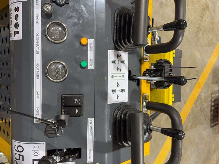 2025-sdlanch-sdll60-mini-skid-steer-image-9