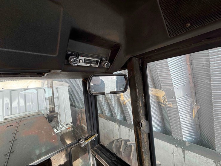 1979-versatile-835-image-54