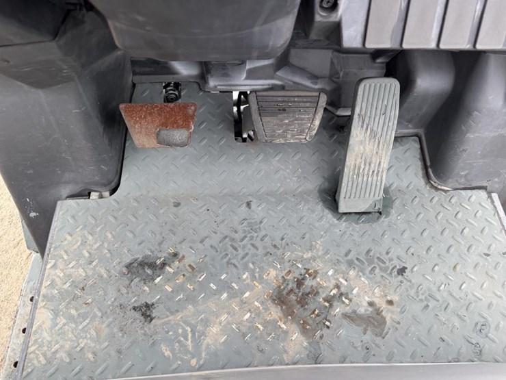 2005-nissan-mcpl02a25lv-image-24