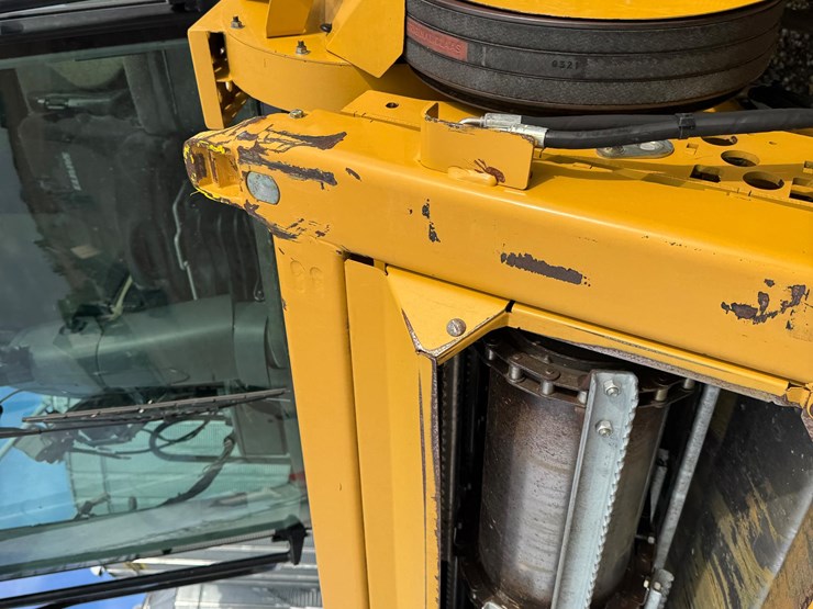 2012-claas-lexion-760-image-12