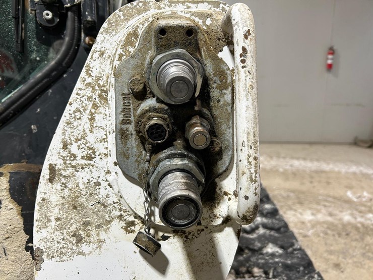 2023-bobcat-t770-image-11