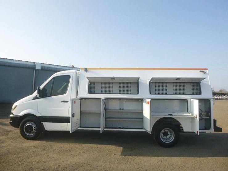 2017-utility-van-image-6