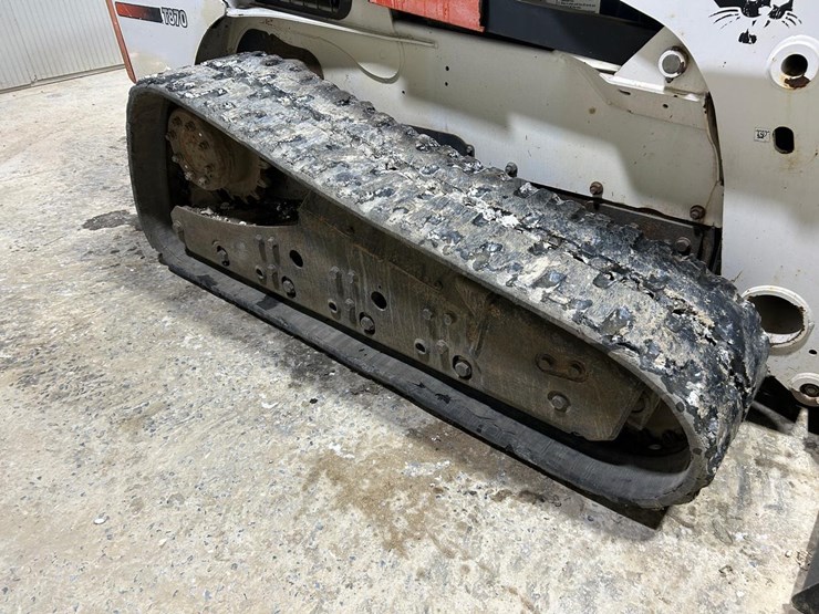 2016-bobcat-t870-image-12