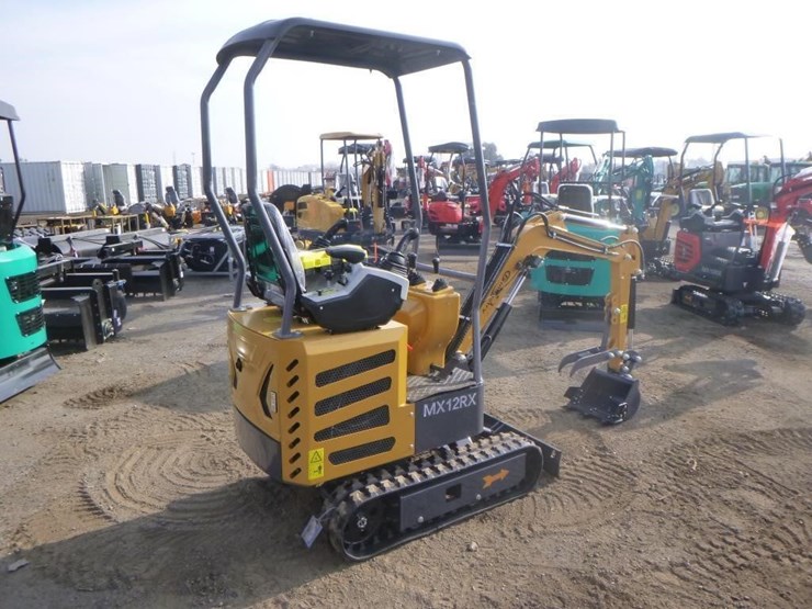 agt-mx12rx-hydraulic-excavator-image-3