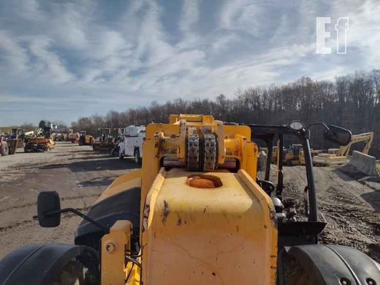 2017-jcb-510-42-image-17