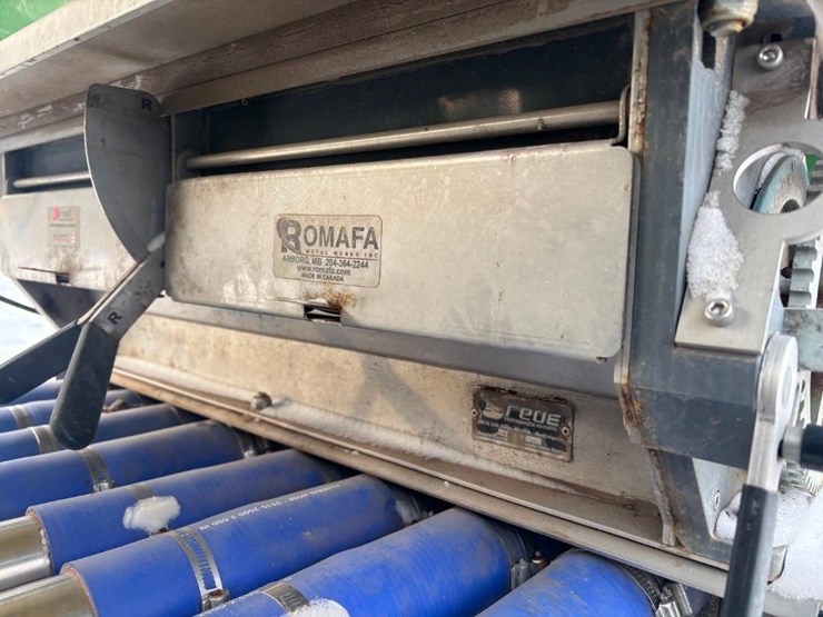 2015-john-deere-1835-image-14