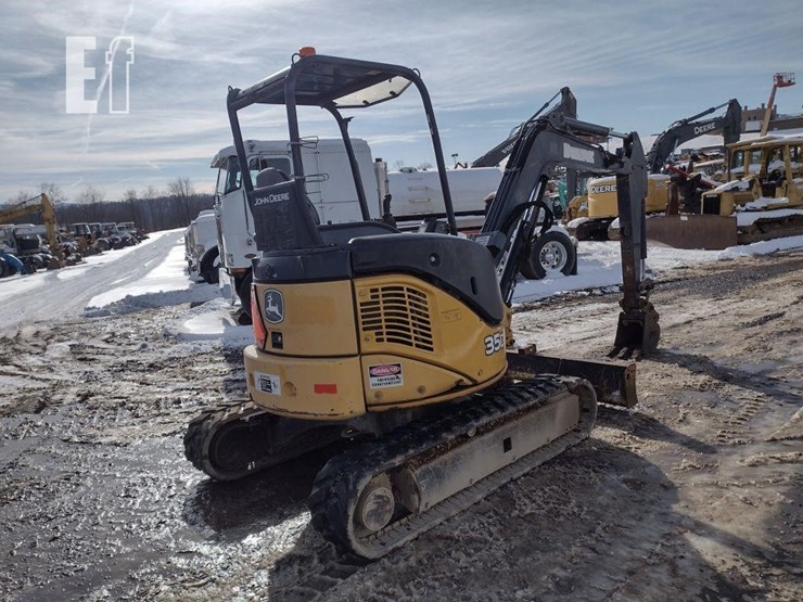 2013-deere-35d-image-48