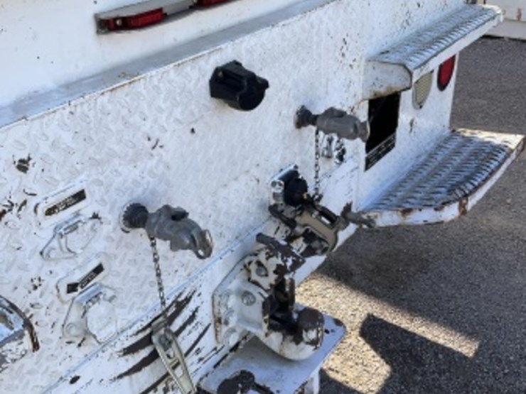 2002-sterling-lt9500-image-12