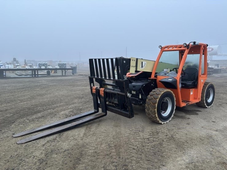 2015-jlg-g5-18a-image-1