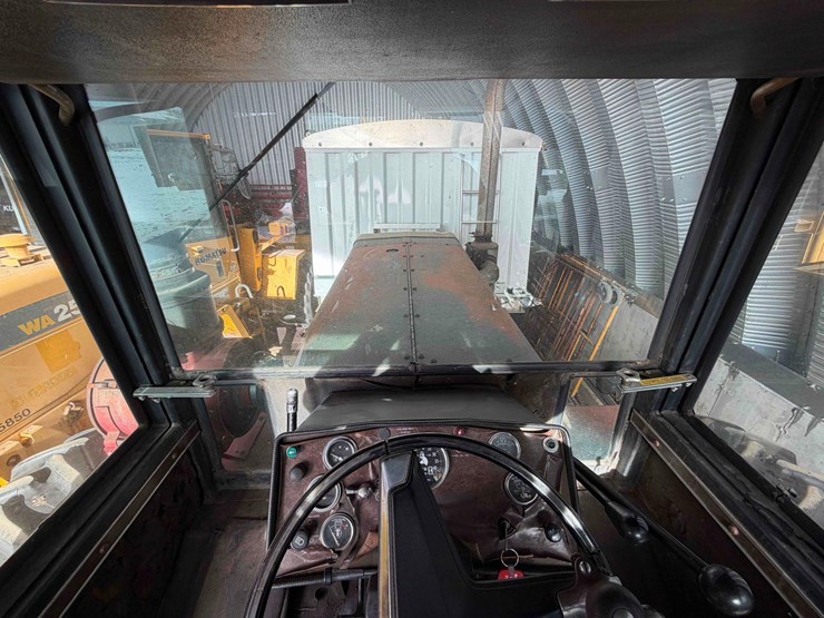 1979-versatile-835-image-48