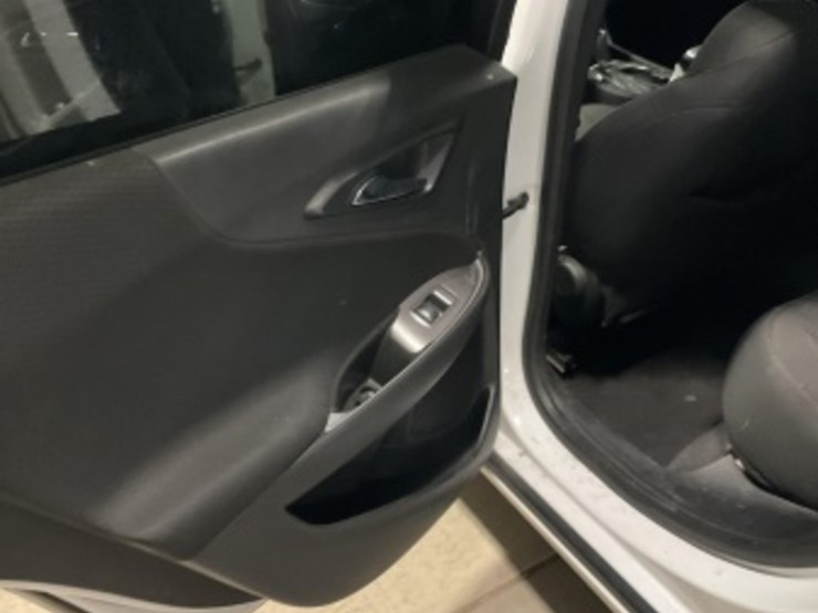 2017-chevrolet-malibu-ls-sdn-image-26