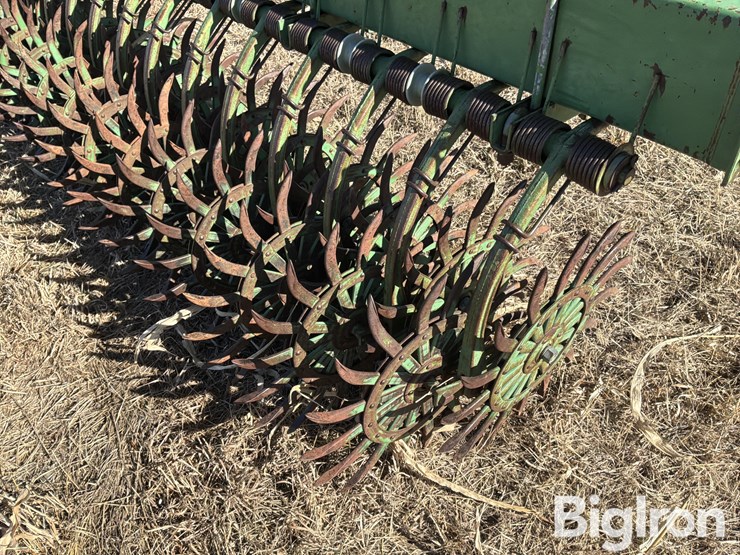 john-deere-e0400-3-pt-rotary-hoe-image-17