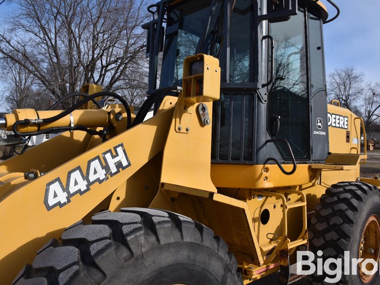 2003-john-deere-444h-image-12