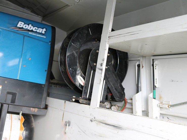 2013-chevrolet-3500-image-16