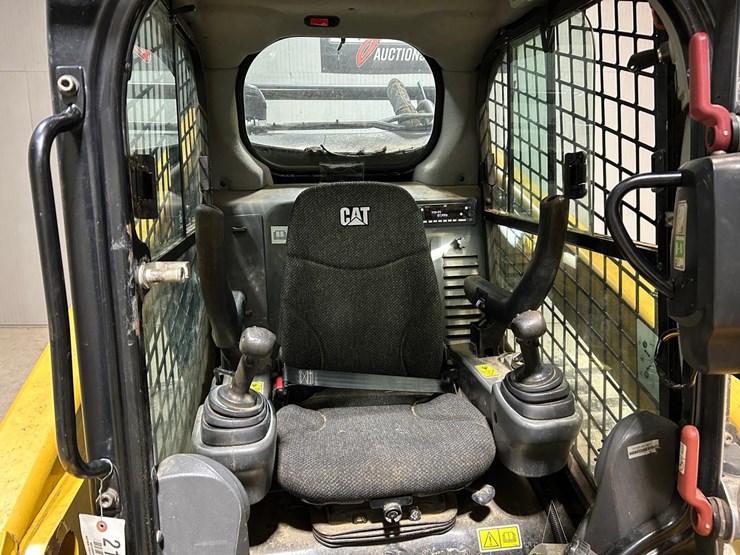 2019-caterpillar-299d2-xhp-image-18