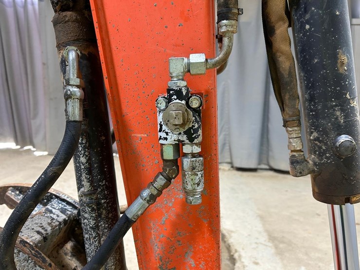 2019-kubota-kx033-4-image-10