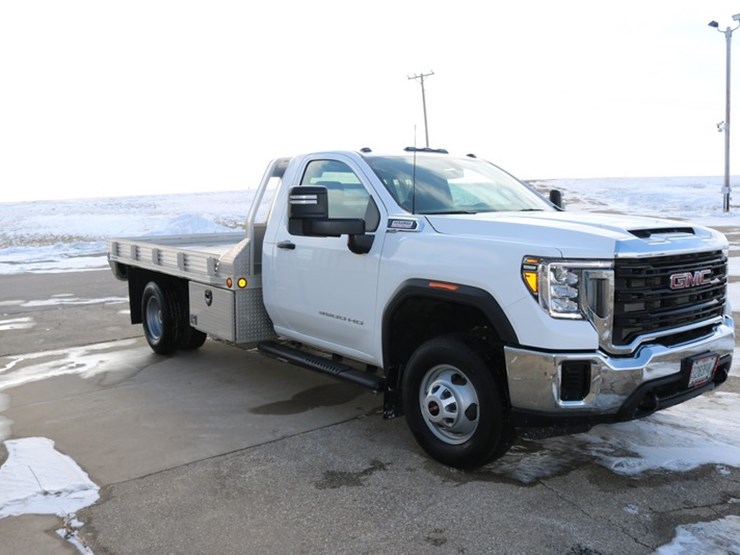 2022-gmc-5500-image-4