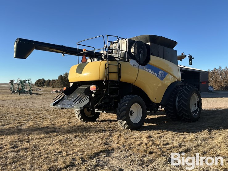 2007-new-holland-cr9060-image-5