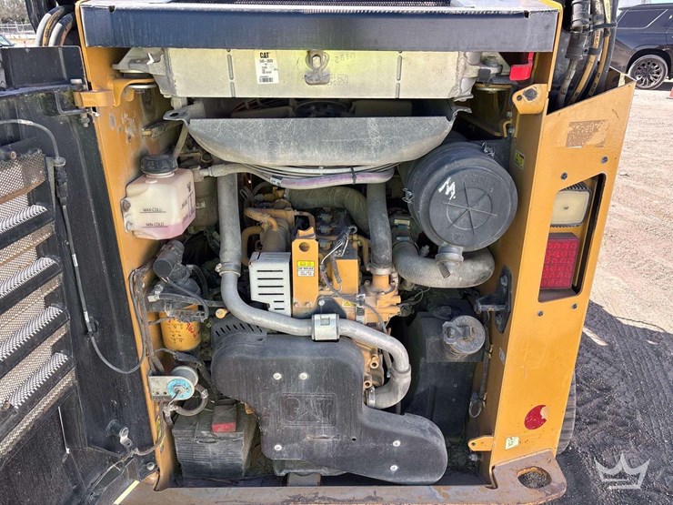 2023-caterpillar-259d3-image-8