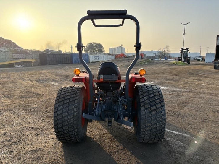 2017-kubota-l4701d-image-8