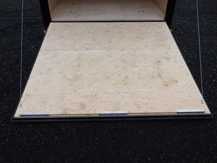 2026-royal-larct52-826v-86-t/a-enclosed-trailer-image-6