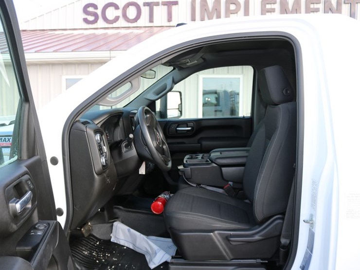 2022-gmc-5500-image-12