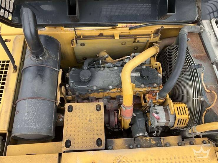 caterpillar-325d-image-16