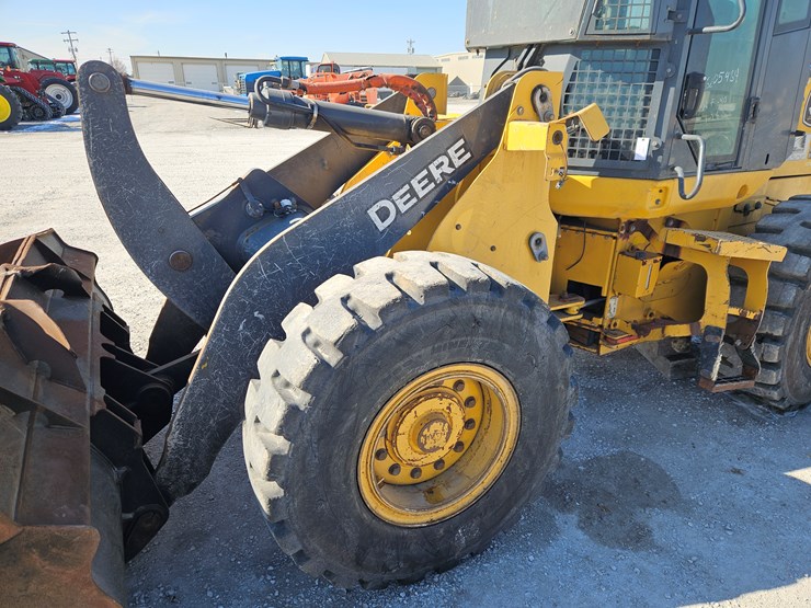 2021-deere-444p-image-24