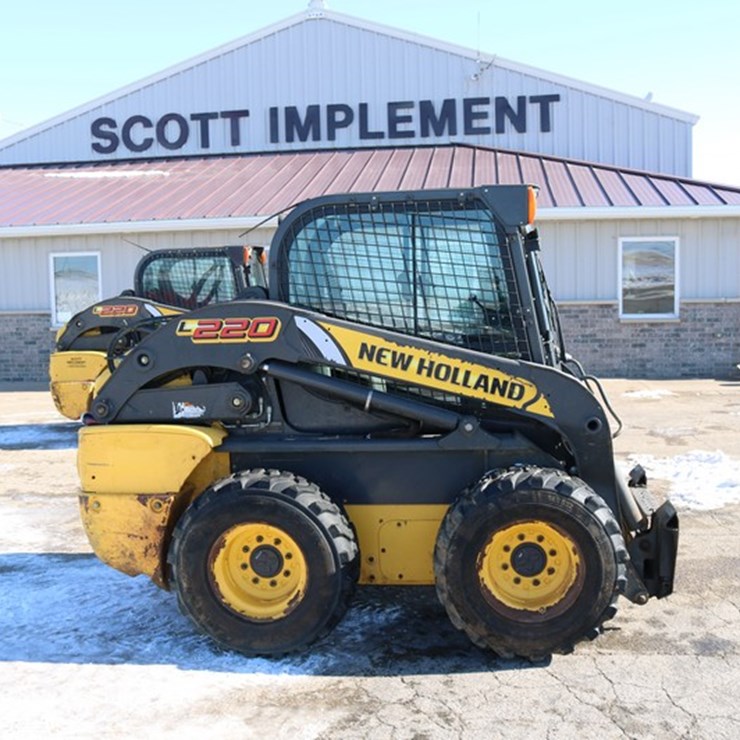 NEW HOLLAND L220