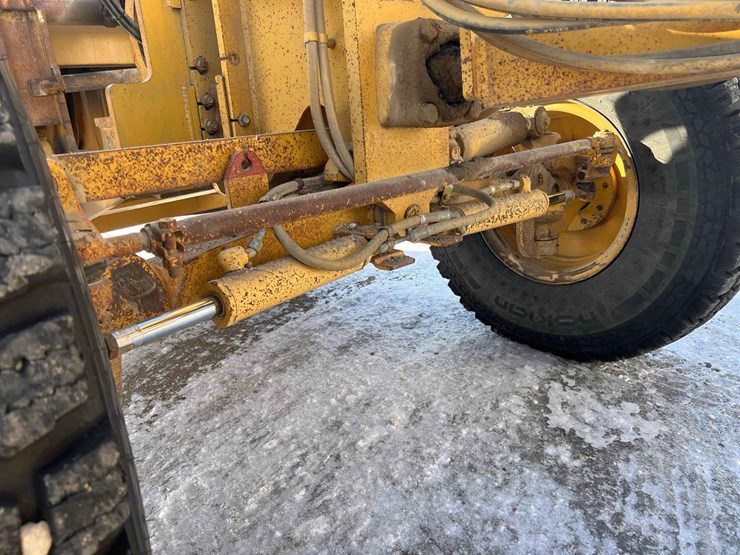 2007-caterpillar-160h-image-23