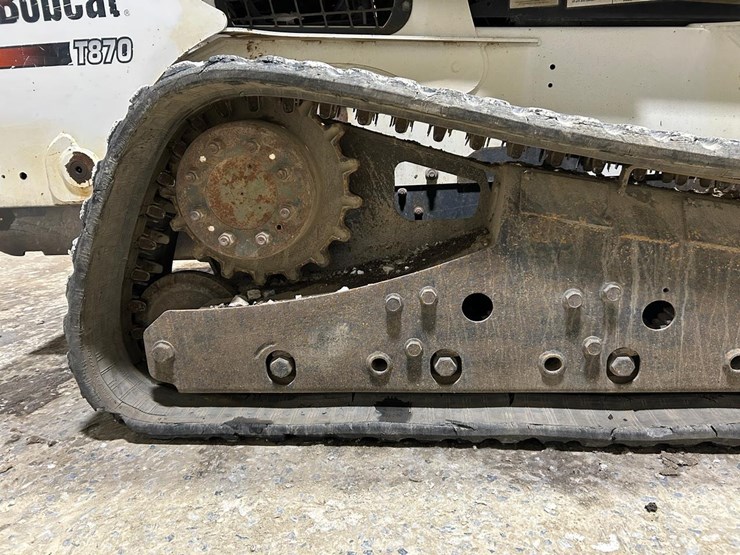 2016-bobcat-t870-image-13