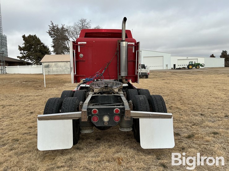 1995-freightliner-fld112-image-5