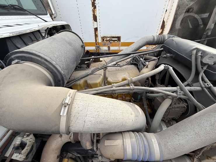 1988-freightliner-flc120-image-39