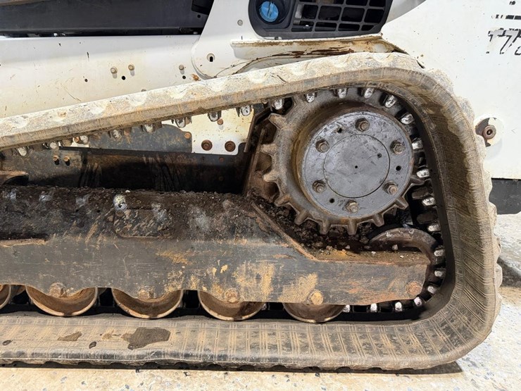 2017-bobcat-t770-image-13