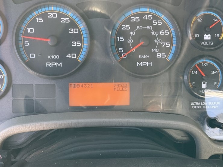 2009-international-7400-image-27