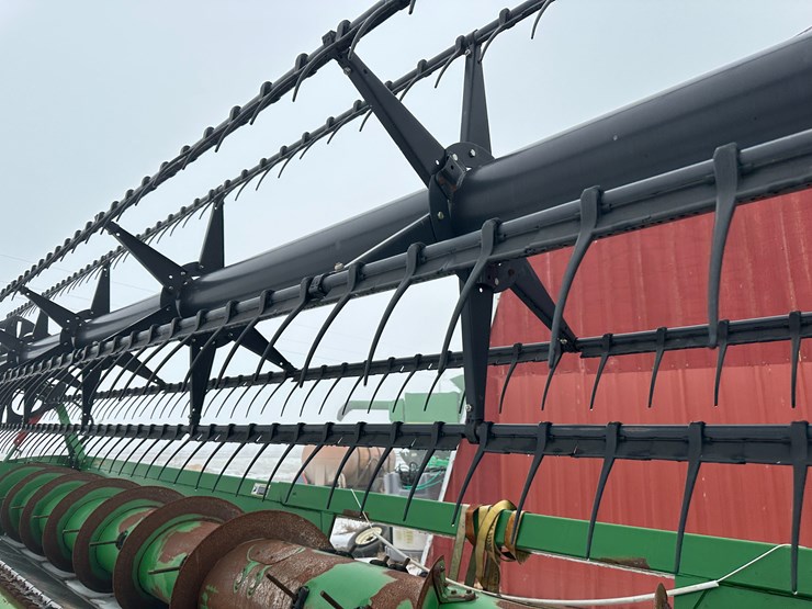 2015-john-deere-635f-image-32