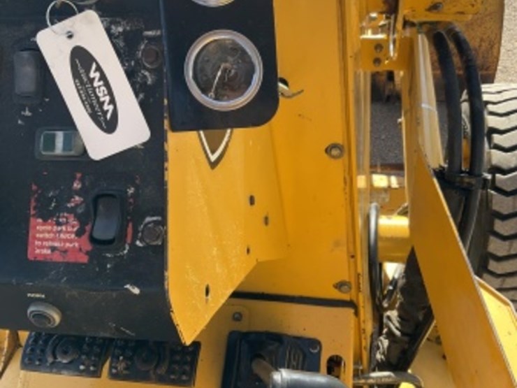 deere-210le-image-24