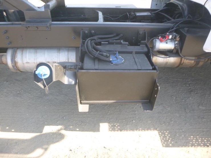 2013-ford-f650-image-10