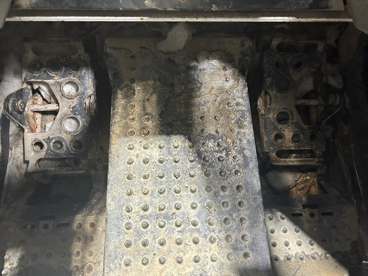 2015-bobcat-s590-image-22