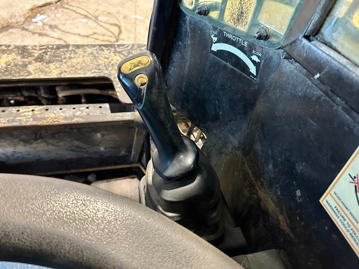 asv-rc-100-skid-steer-loader-image-23