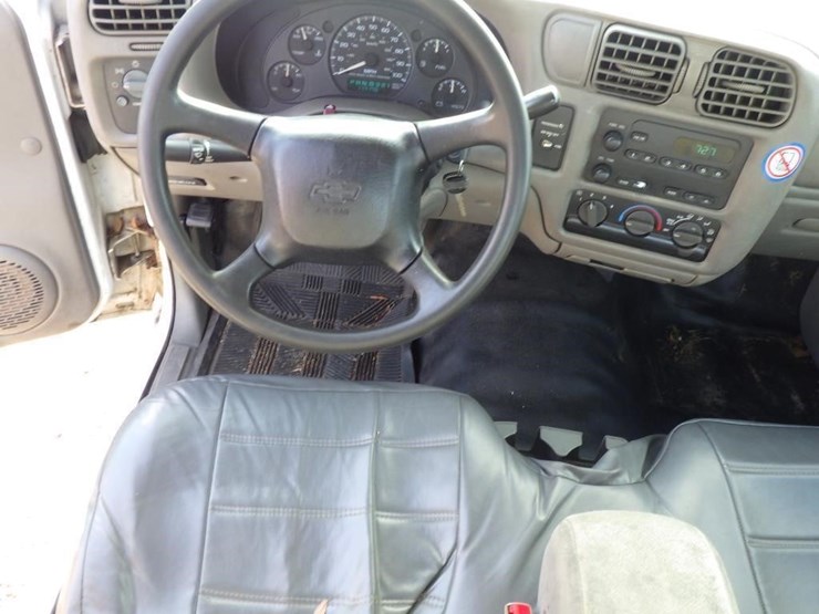 2003-chevrolet-s10-image-7