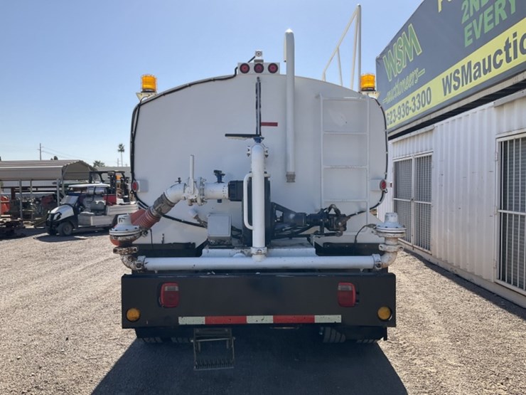 2010-international-7600-image-6