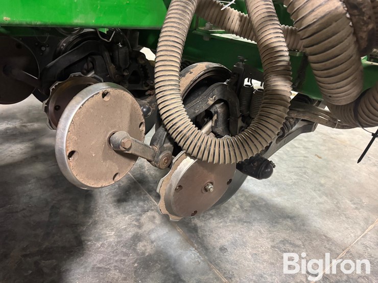 2016-john-deere-2510h-image-11