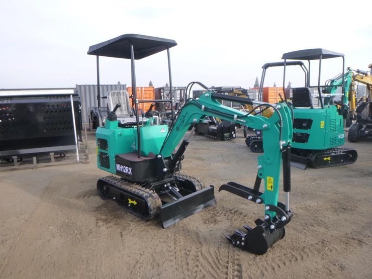 agt-mx12rx-hydraulic-excavator-image-2