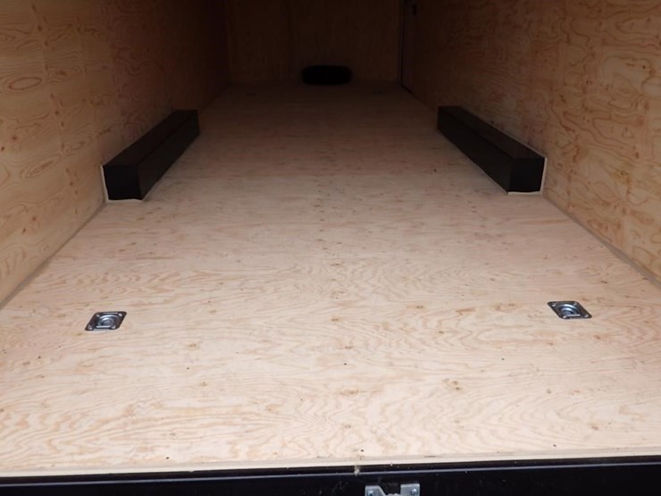 2026-royal-larct52-826v-86-t/a-enclosed-trailer-image-6