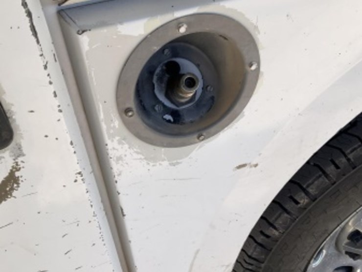 2012-chevrolet-silverado-2500-image-10