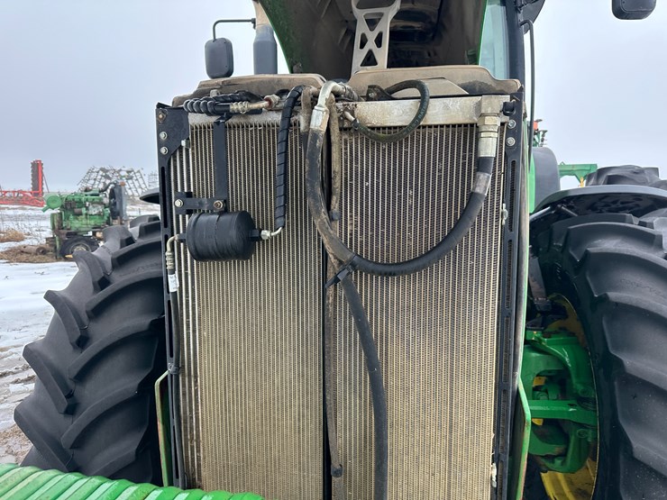 2012-john-deere-8310r-image-43