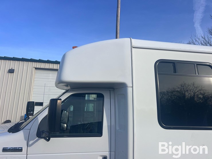 2011-ford-e450-image-16